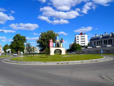 Burgos - Carretera de Logroño, rotonda de Bakimet, símbolo de la Universidad de Burgos 2