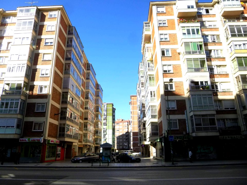 Burgos - Barrio de Gamonal - Calle Vitoria 06