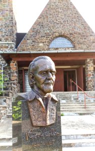 Bust of Kodály at the church in Galyatető-2