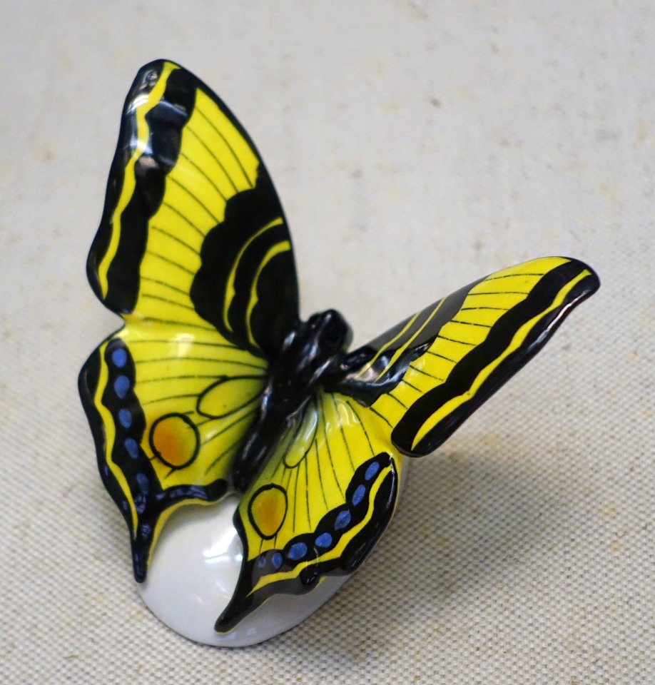 Butterfly by Herrmann Hidding, Berlin, c. 1905 - Keramik-Museum Berlin - DSC04180