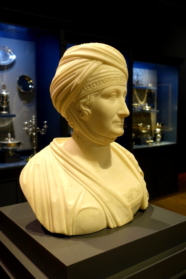 Bust of Madame Mere (Maria-Letizia Ramolino), artist unknown, early 1800s, marble - Montreal Museum of Fine Arts - Montreal, Canada - DSC08650