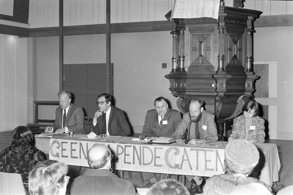 Buurtvergadering Comite Leefbaarheid in Muiderkerk, Amsterdam, Bestanddeelnr 924-2793