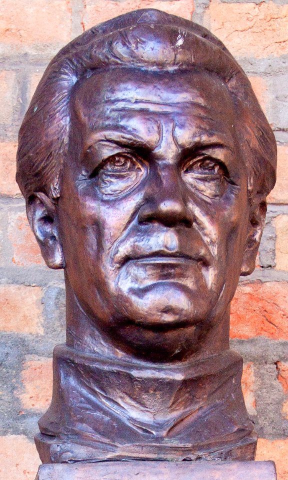Bust of József Simándy in the Szeged Pantheon - 2