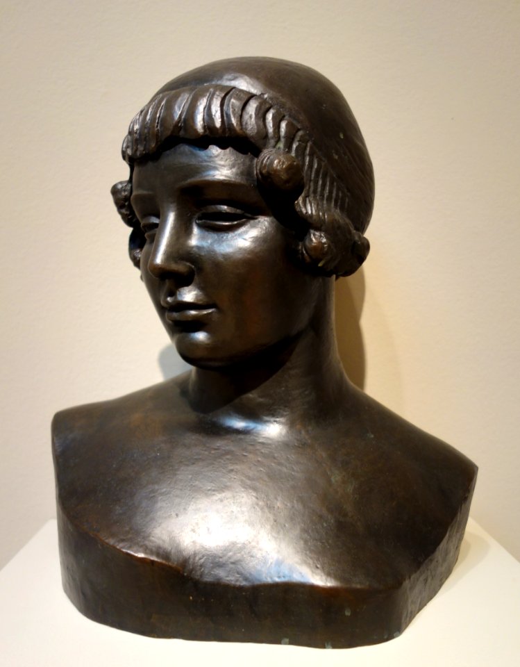 Bust of Venus by Aristide Maillol (1861-1944), 1920-1936, cast bronze - Chazen Museum of Art - DSC01879