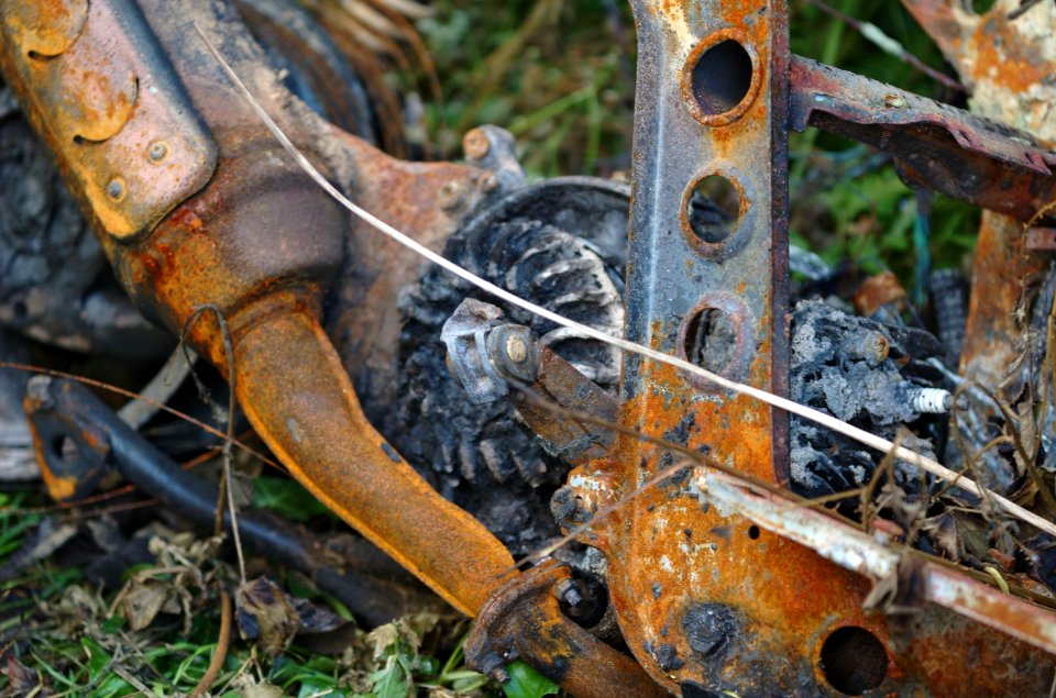 Burned-motorcycle-20050523-001
