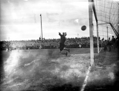 BVV tegen Eindhoven 3-0. Van Veghel gepasseerd, Bestanddeelnr 902-5640
