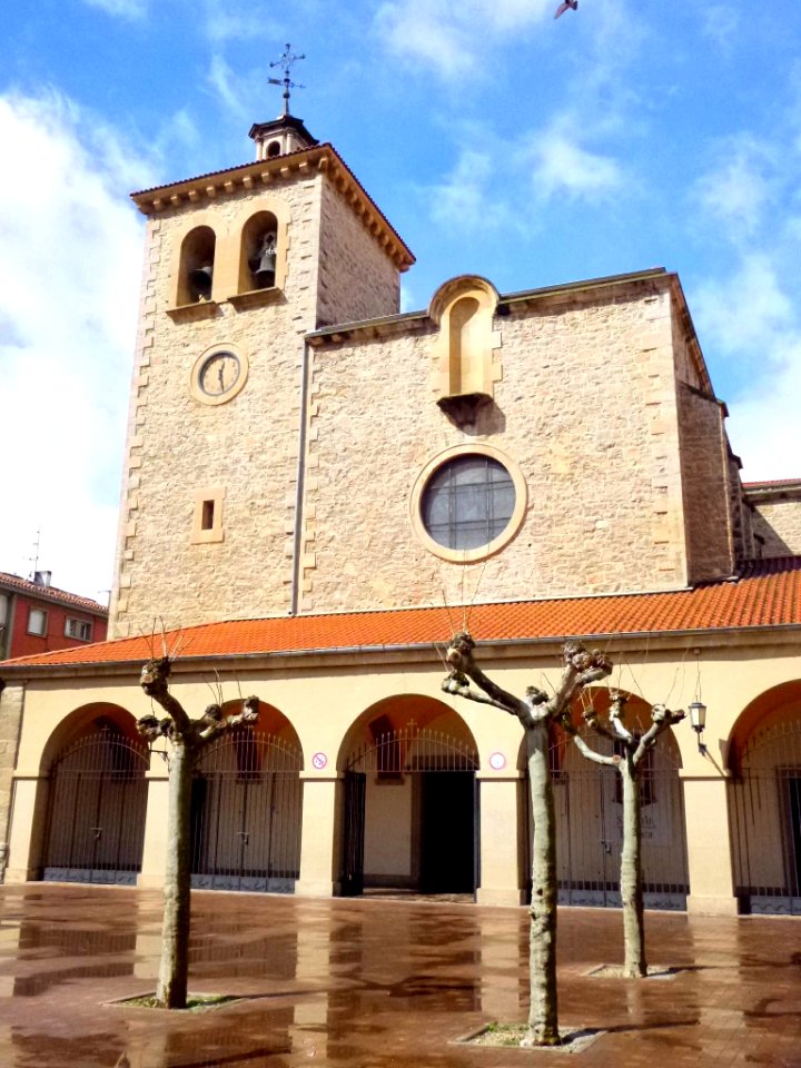 Burlada - Iglesia de San Juan Bautista 01