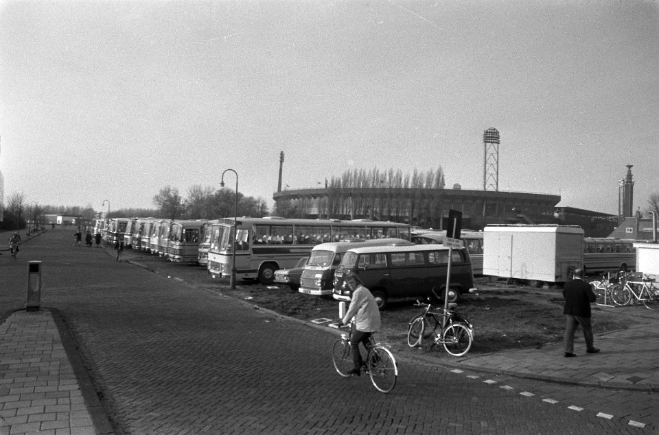 Bussen op het Stadionplein, Bestanddeelnr 926-8354