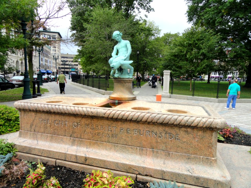 Burnside Fountain - Worcester, MA - DSC05763