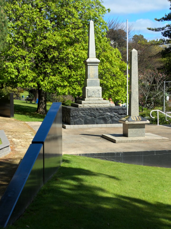 Burnie-war-memorials-20161013-001