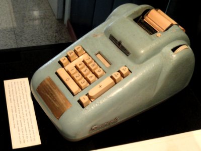Burroughs calculator made in Brazil - Memorial JK - Brasilia - DSC00400