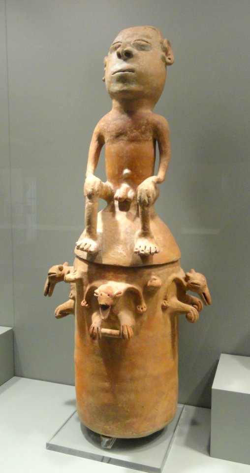 Burial Urn, 1200-1500 AD, Pelaya style, lower Magdalena River valley, Colombia, earthenware - Gardiner Museum, Toronto - DSC01208