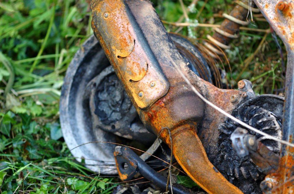 Burned-motorcycle-20050523-002
