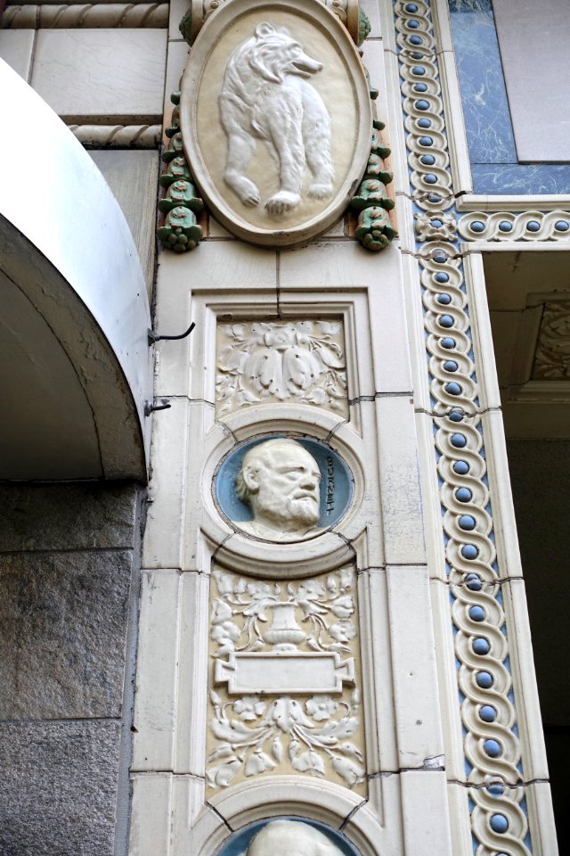 Burnett medallion - Native Sons Building - San Francisco, CA - DSC03966