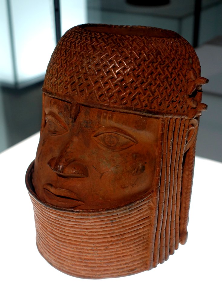 Bust of an oba king, Nigeria, Benin Kingdom, 18th century AD, brass - Ethnological Museum, Berlin - DSC02187