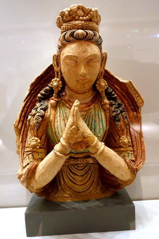 Bust of a Devata, Shorchuk, Nakshatra Cave, 5th-6th century AD, painted clay - Ethnological Museum, Berlin - DSC01458