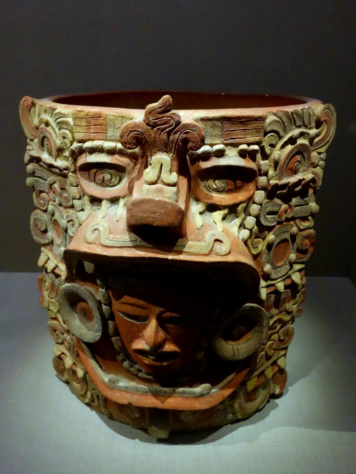Burial urn or cache vessel, Mexico or Guatemala, Central Maya area, Early Classic Maya, 400-600 AD, earthenware - De Young Museum - DSC00593