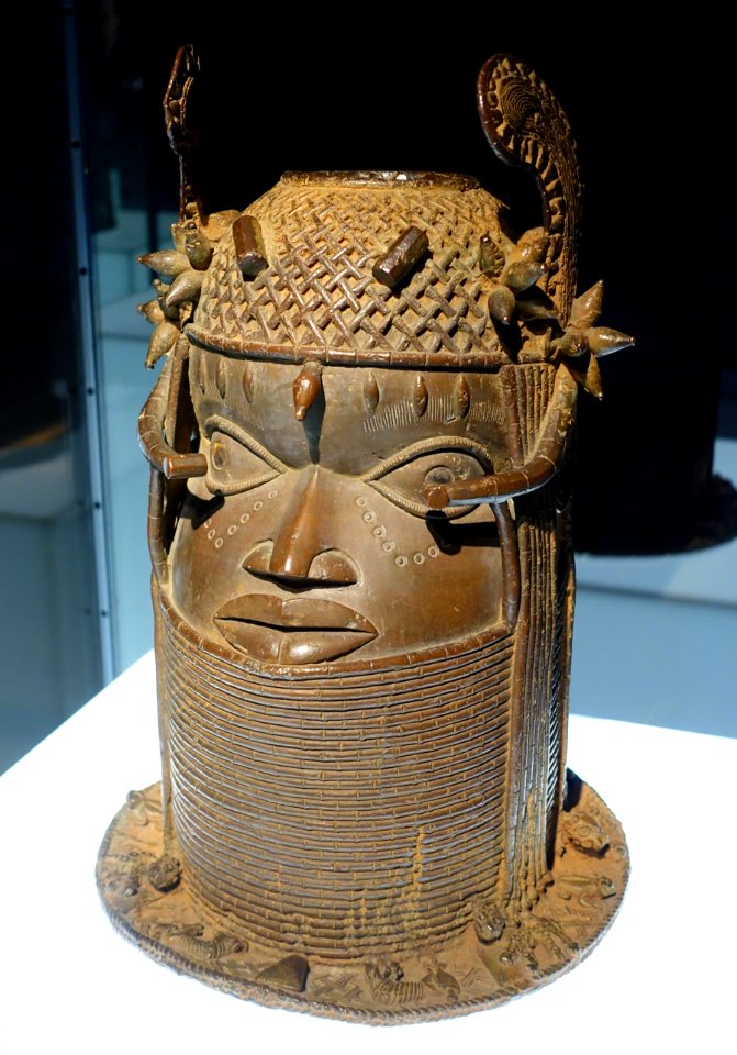 Bust of an oba king, Nigeria, Benin Kingdom, 19th century, brass - Ethnological Museum, Berlin - DSC02189