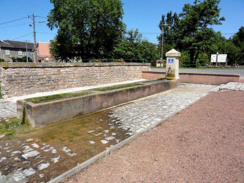 Buriville (M-et-M) fontaine A