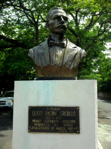 Busto de Eligio Ancona Castillo, Mérida, Yucatán (01)