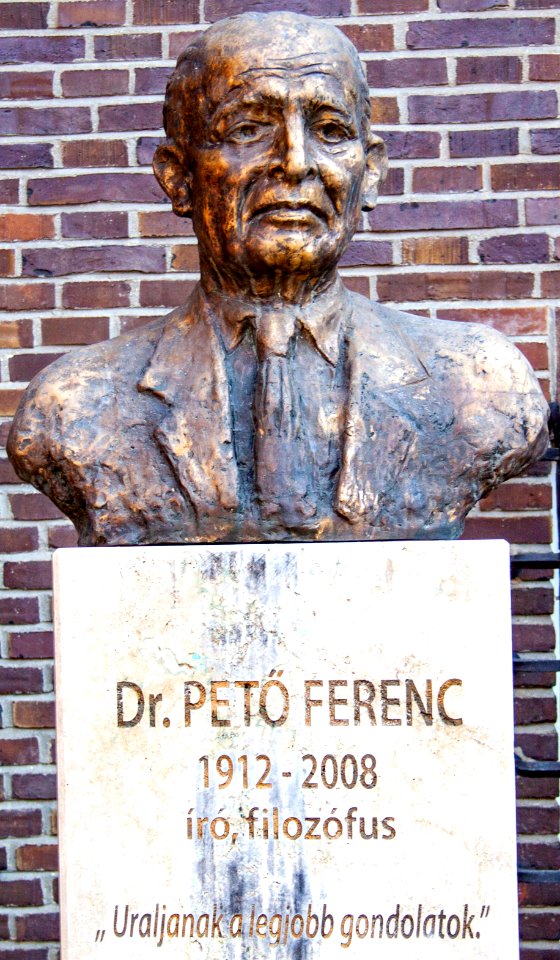 Bust of Ferenc Pető in the Szeged Pantheon