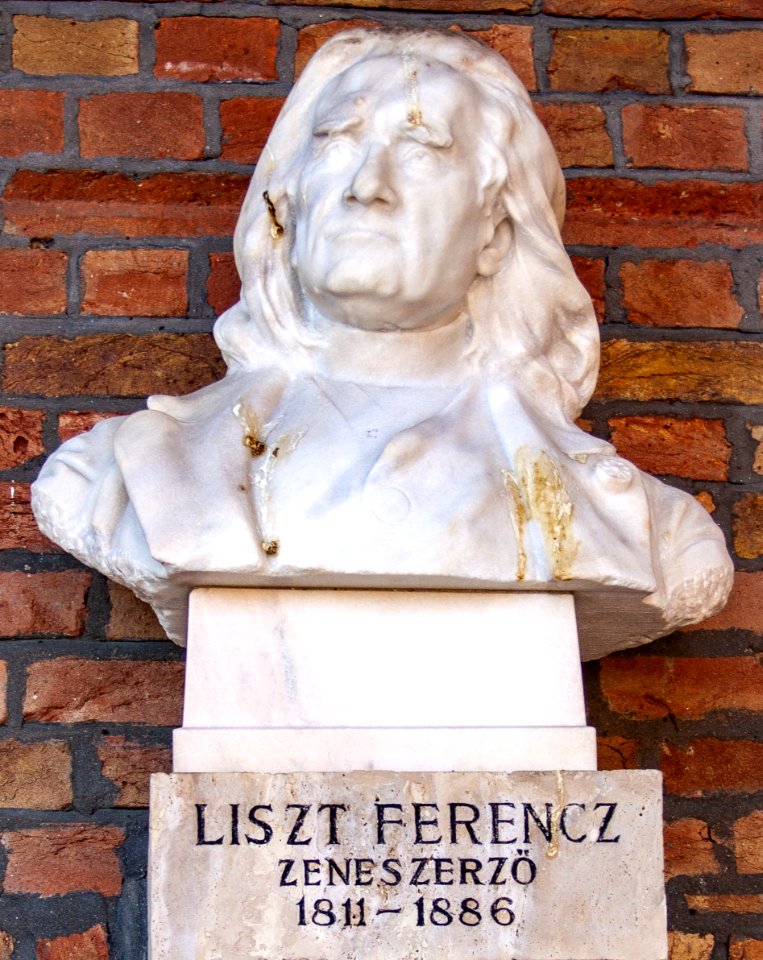 Bust of Ferenc Liszt in the Szeged Pantheon