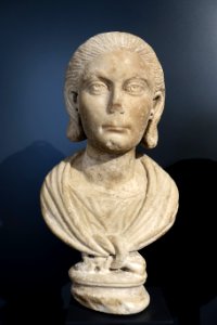 Bust of a woman, mid 3rd century AD, marble - Hessisches Landesmuseum Darmstadt - Darmstadt, Germany - DSC00009