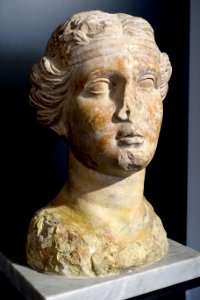 Bust of a woman, 2nd or 3rd century AD, marble - Hessisches Landesmuseum Darmstadt - Darmstadt, Germany - DSC00015