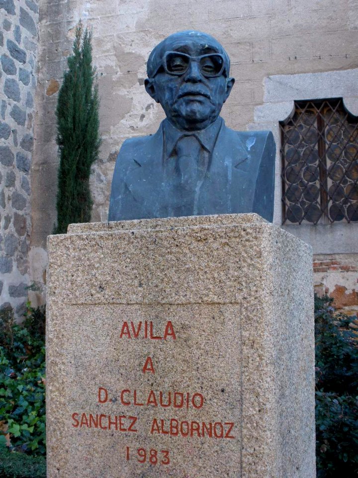 Busto de Claudio Sánchez Albornoz en Ávila