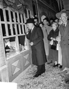 Burgemeester d'Ailly van Amsterdam opent Palusta ´55 een padvindersstad op het, Bestanddeelnr 907-1773