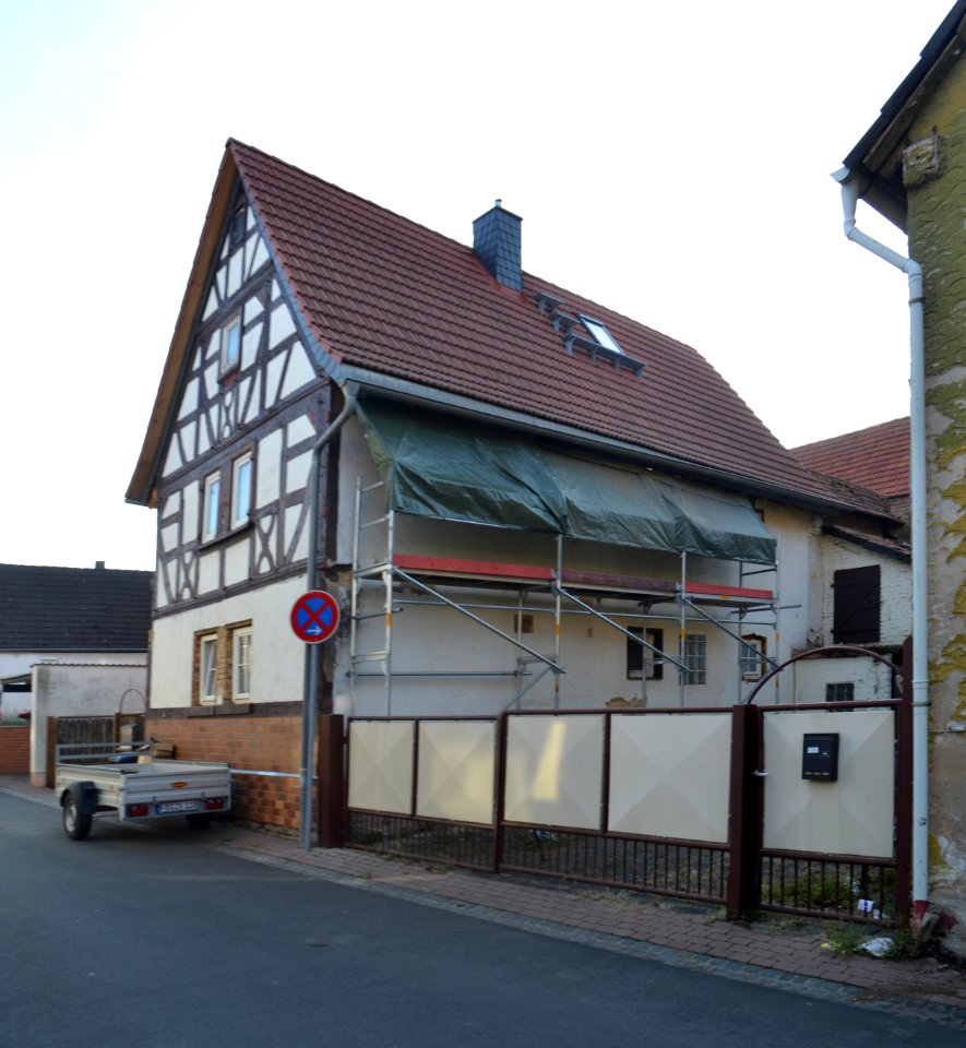 Burg-Gräfenrode, Nieder-Wöllstädter Straße 4 (1)