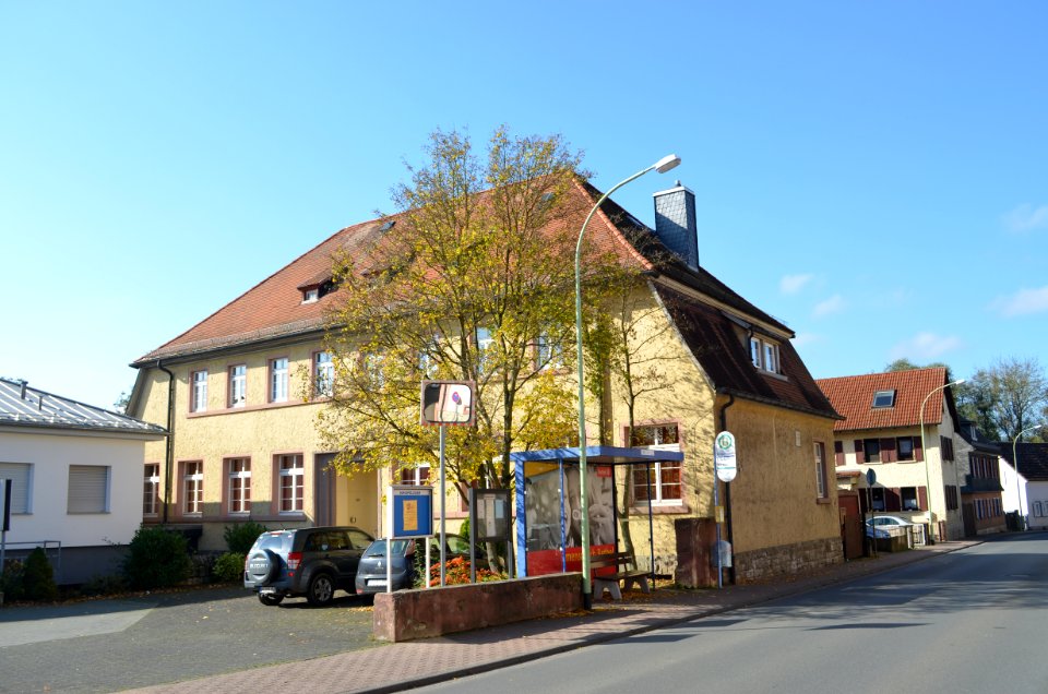 Burgholzhausen, Königsteiner Straße, Alte Schule