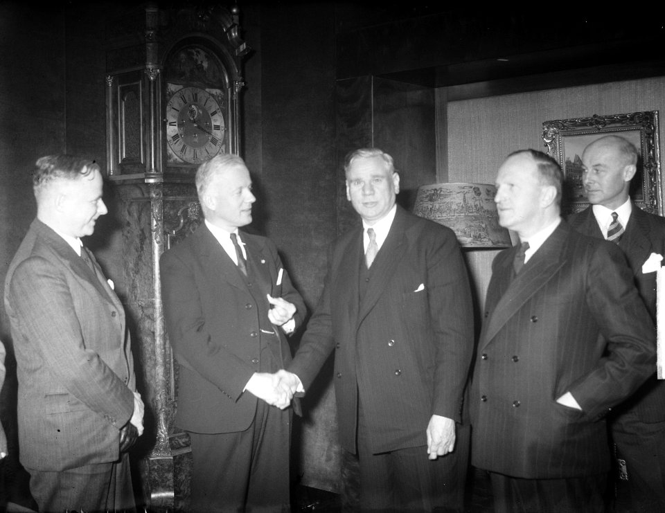 Burgemeester Max Brauer van Hamburg bij burgemeester d'Ailly, Bestanddeelnr 903-8923
