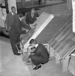 Burgemeester jhr. mr. C. J. A. de Ranitz opende eerste Nationale Beroepsmanifest, Bestanddeelnr 915-1307