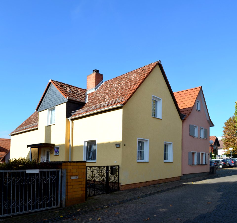 Burgholzhausen, Alt Burgholzhausen 8