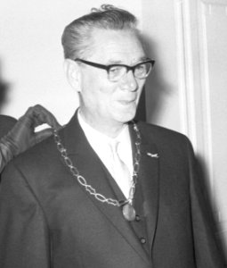 Burgemeester H. van Es (1963)