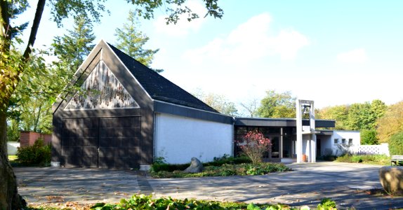 Burgholzhausen, Friedhof, Trauerhalle