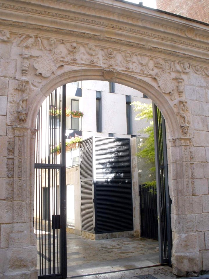 Burgos - Albergue de peregrinos municipal Casa del Cubo 3