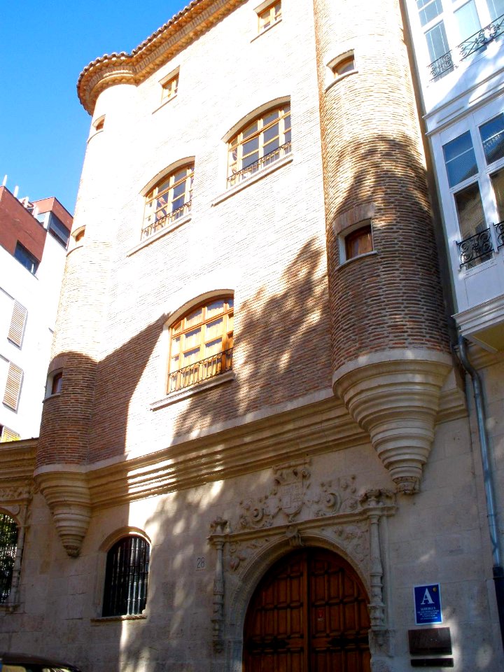 Burgos - Albergue de peregrinos municipal Casa del Cubo 1