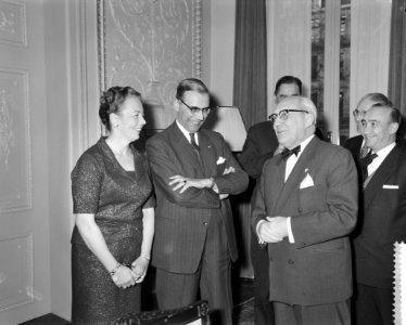 Burgemeester L Cooremans van Brussel bezoekt Amsterdam mevrouw van Hall , burg, Bestanddeelnr 912-1576