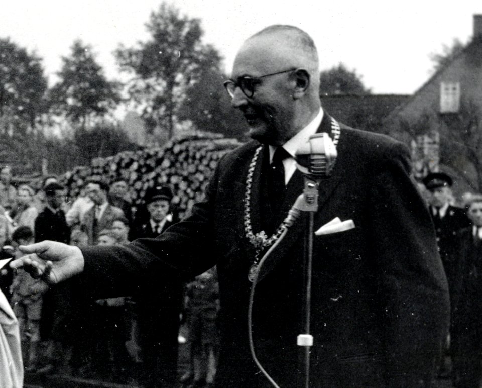 Burgemeester L. Roefs (1956)