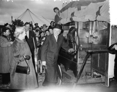 Burgemeester d'Ailly van Amsterdam opent Palusta ´55 een padvindersstad op het, Bestanddeelnr 907-1768