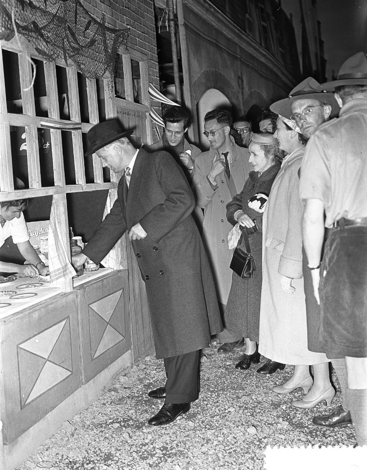 Burgemeester d'Ailly van Amsterdam opent Palusta ´55 een padvindersstad op het, Bestanddeelnr 907-1772