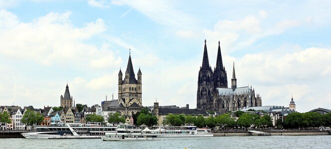 Cologne philharmonic ground-hoff dome rhine ships