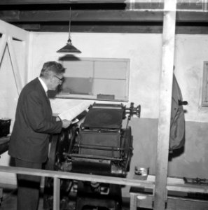 Burgemeesteer Thomassen verrichtte eerste officiele daad, opende tentoonstelling, Bestanddeelnr 917-7012
