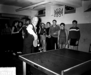 Burgemeester dAilly bij tafeltennisvereniging AVGA, Bestanddeelnr 907-4493