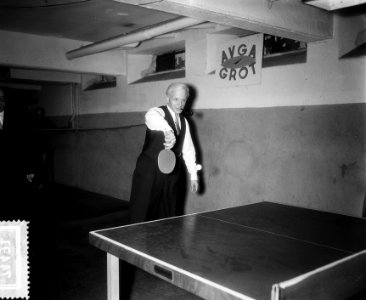 Burgemeester dAilly bij tafeltennisvereniging AVGA, Bestanddeelnr 907-4491