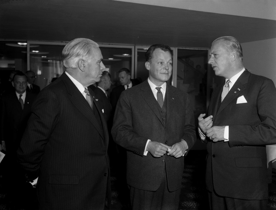 Burgemeester van W.Berlijn Willy Brandt houdt voordracht in Utrecht, v.l.n.r. Pr, Bestanddeelnr 910-2963