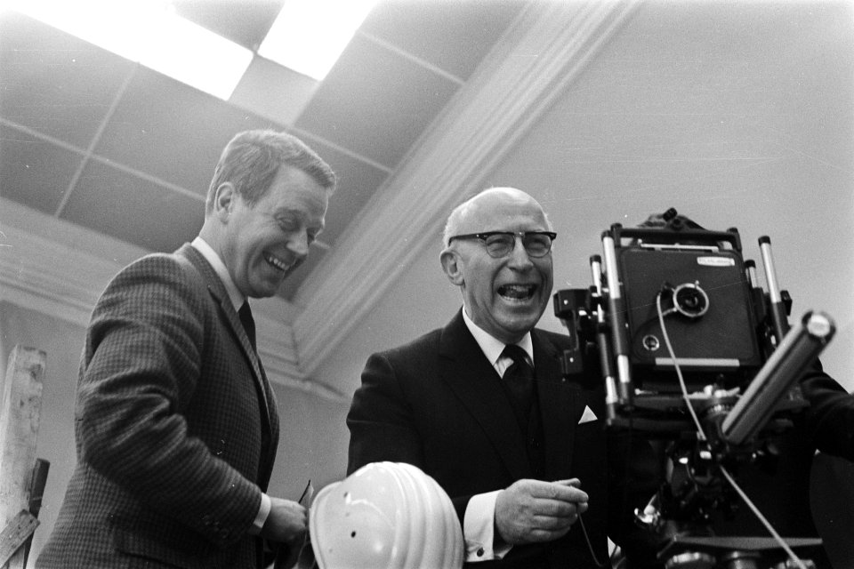 Burgemeester I. Samkalden van Amsterdam opent tent. fotos Publikphot 1970 in A, Bestanddeelnr 923-1827