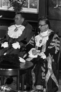 Burgemeester van Londen en Burgemeester Samkalden (links) in stadhuis, Bestanddeelnr 926-4408